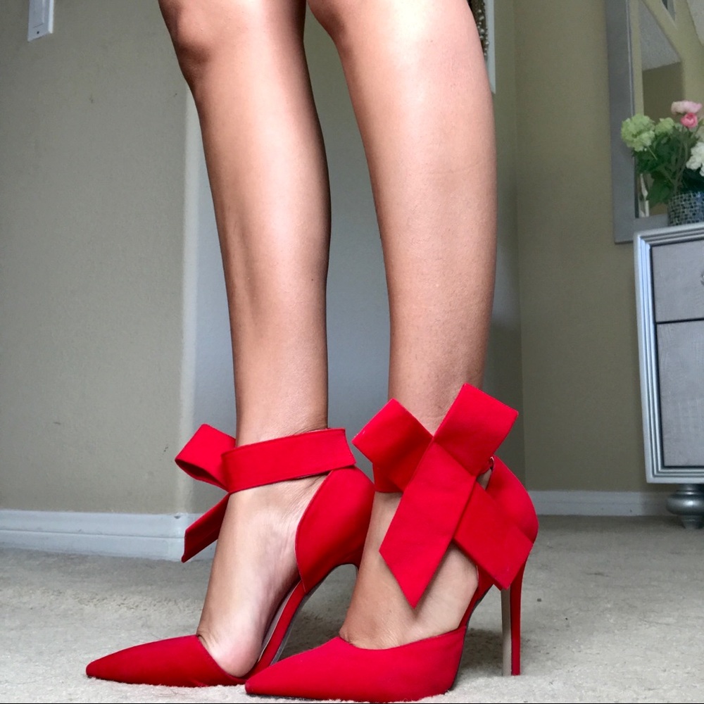 Red Pumps